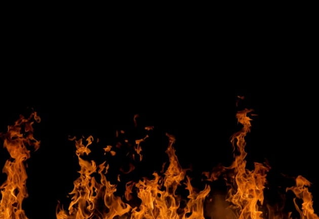 홍성 탁구장서 불…6명 대피·인명피해는 없어