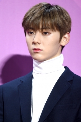 [포토] 워너원 황민현, '황제의 잘생김' (멜론뮤직어워드)