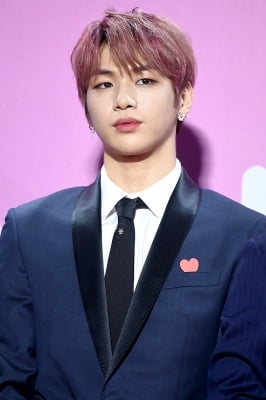 [포토] 워너원 강다니엘, '워너블 마음 흔드는 눈빛' (멜론뮤직어워드)