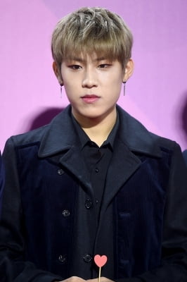 [포토] 워너원 박우진, '부드러운 카리스마~' (멜론뮤직어워드)