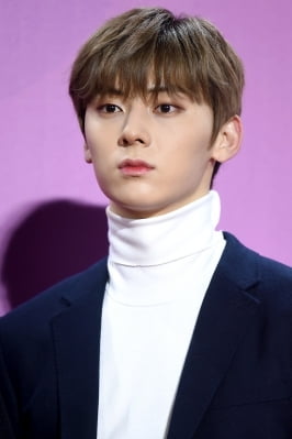 [포토] 워너원 황민현, '눈길 사로잡는 잘생김' (멜론뮤직어워드)