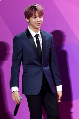 [포토] 워너원 강다니엘, '女心 녹이는 멋진 미소' (멜론뮤직어워드)