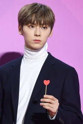 [포토] 워너원 황민현, '화보가 따로 없네~' (멜론뮤직어워드)