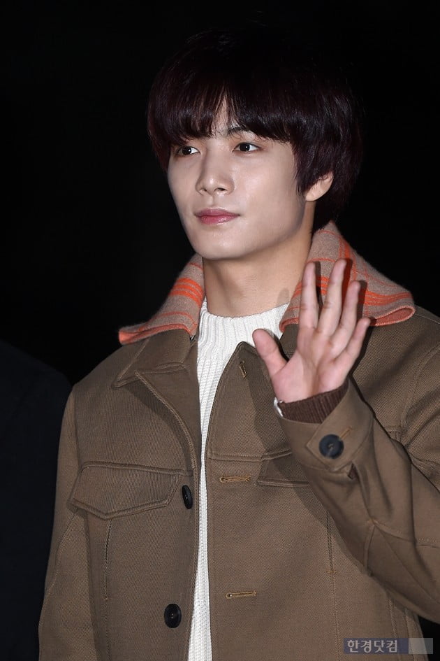 [포토] 뉴이스트W JR, '부드러운 모습에 눈길~'