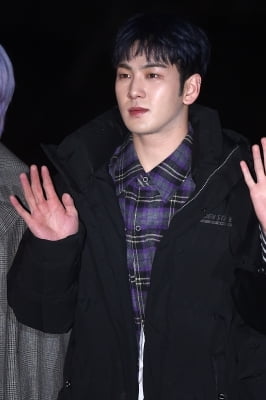 [포토] 뉴이스트W 백호, '카리스마 넘치는 눈빛'