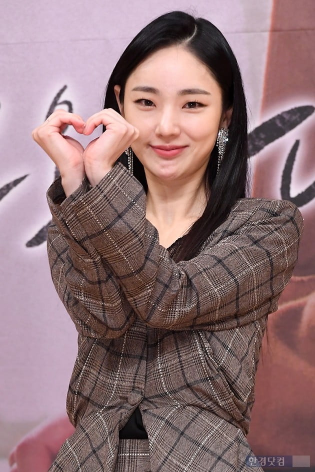 [포토] 박아인, '예쁘게 하트~'