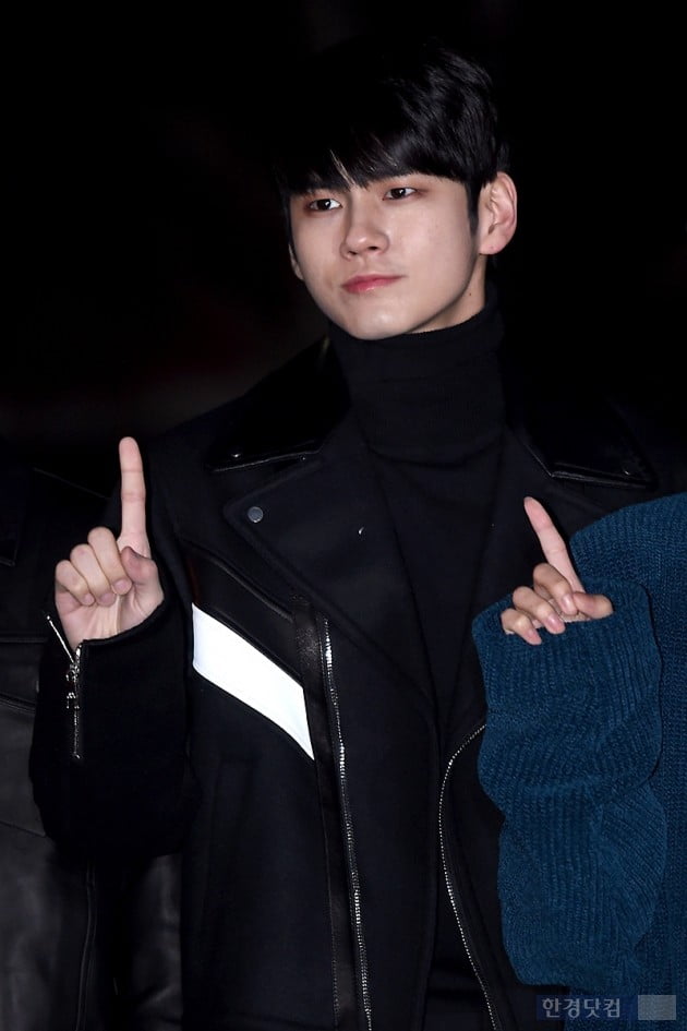 [포토] 워너원 옹성우, '부드러운 눈빛 카리스마'