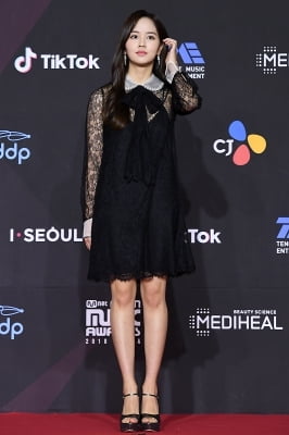 [포토] 김소현, '블랙 미니드레스 입고 우아하게~' (2018 MAMA)