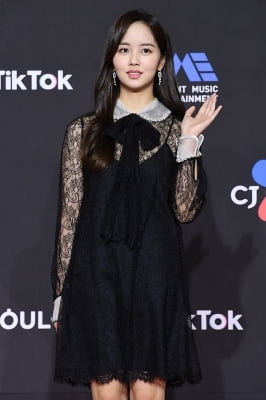 [포토] 김소현, '사랑스러운 손인사~' (2018 MAMA)