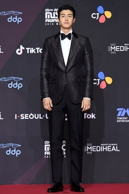 [포토] 이기우, '우월한 비율에 시선강탈~' (2018 MAMA)