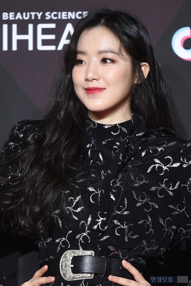 (여자)아이들 슈화, 미소만 지어도 사랑스러워~ (2018 MAMA) | 한국경제 [포토] (여자)아이들 슈화, 미소만 지어도 사랑스러워~ (2018 MAMA)