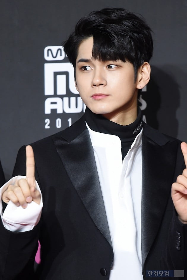 [포토] 워너원 옹성우, '女心 흔드는 눈빛~' (2018 MAMA)