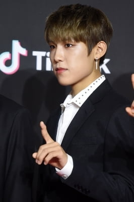 [포토] 워너원 박우진, '부드러운 눈빛' (2018 MAMA)