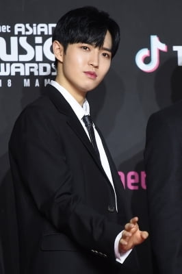 [포토] 워너원 김재환, '빠져들 듯 부드러운 눈빛' (2018 MAMA)