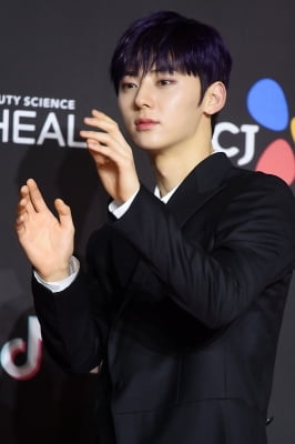 [포토] 워너원 황민현, '아련하게~' (2018 MAMA)