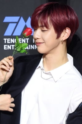 [포토] 워너원 강다니엘, '꽃보다 남자~' (2018 MAMA)