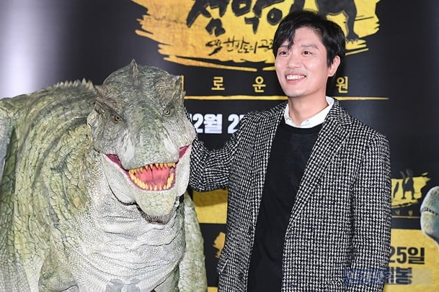 [포토] 박희순, '이 친구가 점박이 공룡입니다'