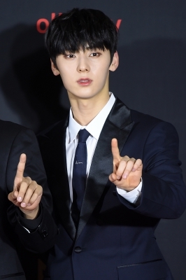  워너원 황민현, '감탄을 부르는 멋진 모습'