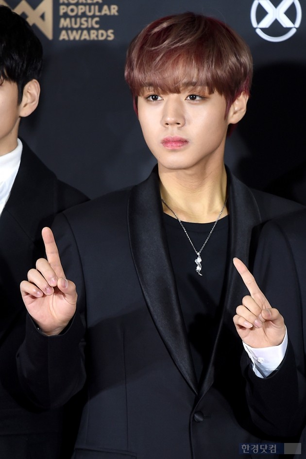 [포토] 워너원 박지훈, '부드러운 눈빛~'