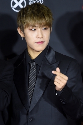  워너원 박우진, '누나들 향한 하트~'