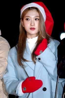 [포토] 프로미스나인 이서연, '귀여운 소녀 산타~'