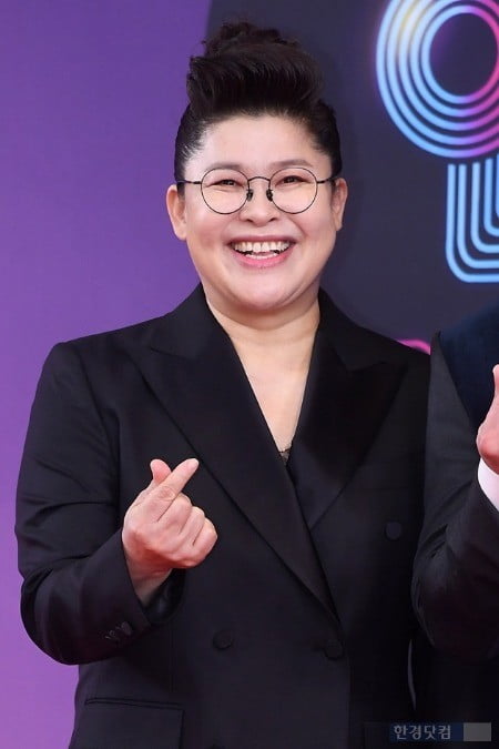 [포토] 이영자, '환하게 웃으며 하트~' (2018 KBS 연예대상)