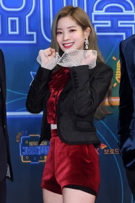 [포토] 트와이스 다현, 'KBS 가요대축제 MC입니다~'(2018 KBS 가요대축제)