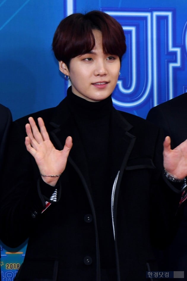 [포토] 방탄소년단(BTS) 슈가 '포토타임은 어색해~'(2018 KBS 가요대축제)