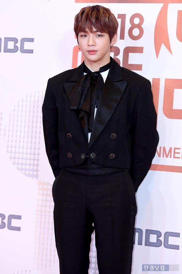 [포토] 워너원 강다니엘, '카리스마 넘치는 멋진 모습' (2018 MBC 방송연예대상)