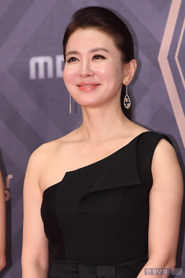 [포토] 이일화, '감탄을 부르는 미소~' (2018 MBC 연기대상)