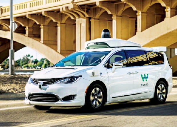 구글의 자율주행자동차 부문인 웨이모가 5일(현지시간) 미국 애리조나주 피닉스시에서 서비스를 시작한 자율주행 택시.  /웨이모  제공 