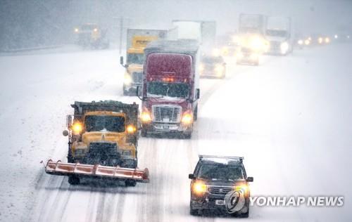 허리케인 휩쓸었던 미 남동부, 이번엔 눈폭풍 강타