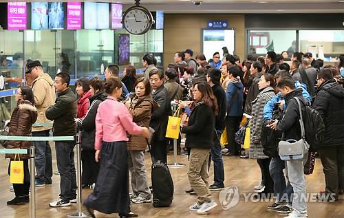 [2019 경제] 승용차 개소세인하 반년 연장…시내면세점 늘린다