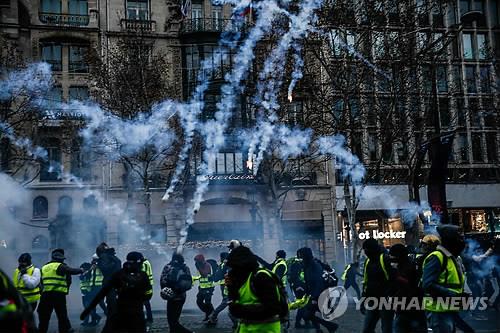 '노란 조끼' 시위보다 더한 난제 직면한 마크롱