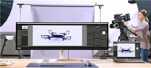 "하나로 두대 효과"…LG전자, CES서 모니터 신제품 대거 공개