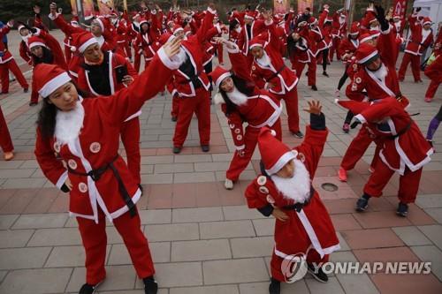 中매체 "'크리스마스 금지령' 아냐…분위기 쉽게 느낄 수 있어"