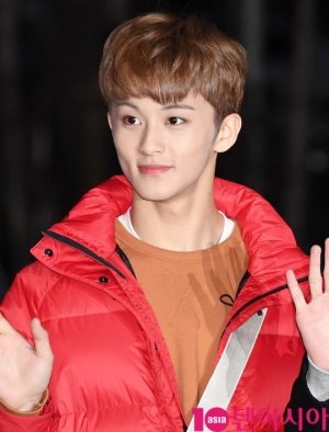 [TEN PHOTO]NCT127 마크 &#39;깜찍한 보조개 미소&#39;