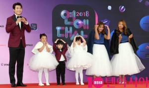 [TEN PHOTO]이동국 &#39;KBS연예대상 대상후보 대가족이 왔어요&#39;