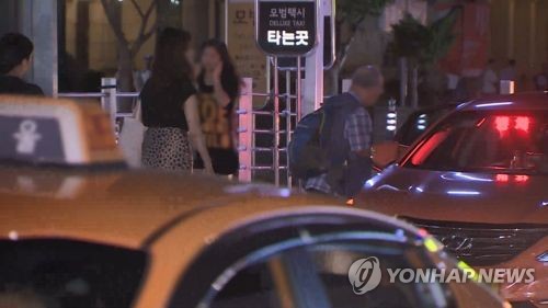 승차거부 많은 서울 택시회사 22곳, 위반차량 2배 60일 운행정지