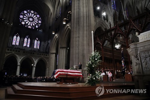 부시 전대통령 장례식 엄수…"천개의 불빛중 가장 밝았다" 애도