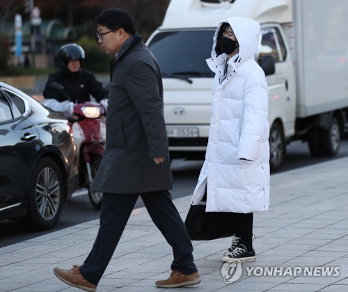 연말연시 '특별한 외출' 앞두고 방한용품 판매 '불티'