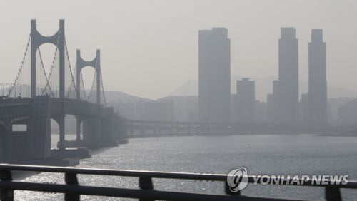 12월 첫날 전국 대체로 맑음…남부는 미세먼지 '나쁨'