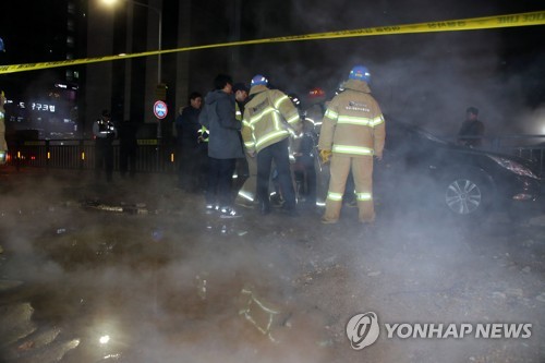 터진 850㎜ 열 수송관 교체, 난방 재개…"완전복구 4∼5일 소요"