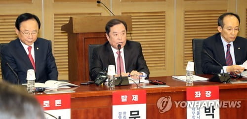 한국당 "일자리·남북경협 예산, 여당 양보 받아냈다"
