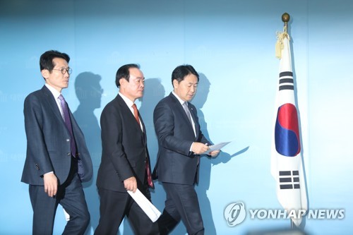 피말린 '15일 예산 대전'…선거제 개혁 요구하는 '야3당 패싱'