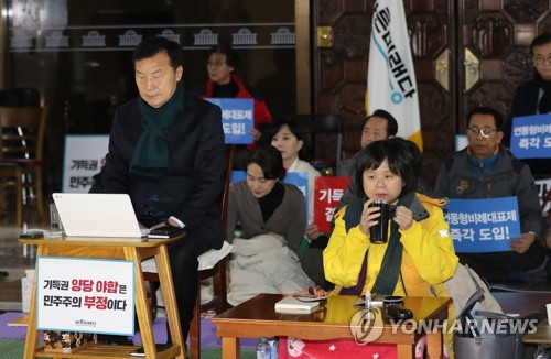 야 3당, 선거제개혁 촉구 농성 지속…손학규·이정미 단식 닷새째