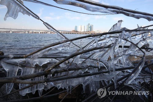 [날씨] '서울 -8도' 내일 출근길도 강추위…낮부터 풀려