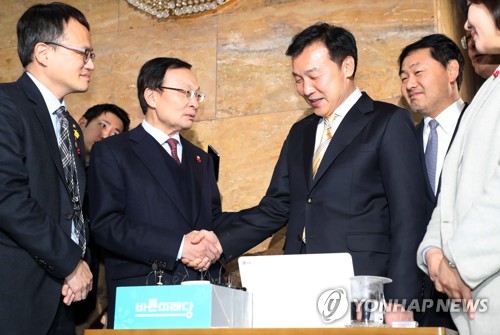 이해찬 "단식풀면 협상"…손학규 "협상 끝날 때까지 몸바치겠다"