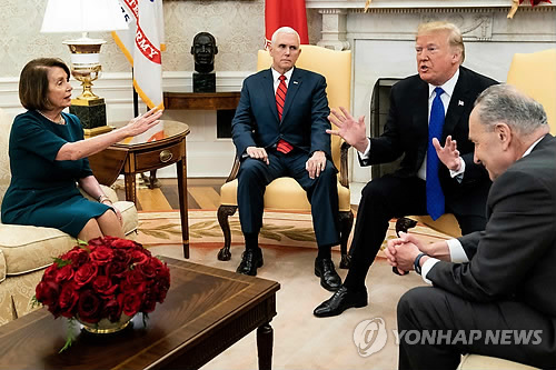 백악관-민주 '국경장벽 예산' 양보없는 대치…셧다운 현실화하나