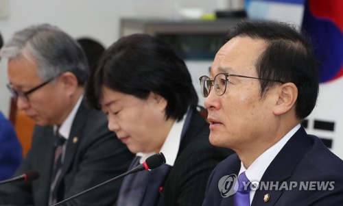 홍영표 "12월 임시국회 필요…한국당에 정식 요청"